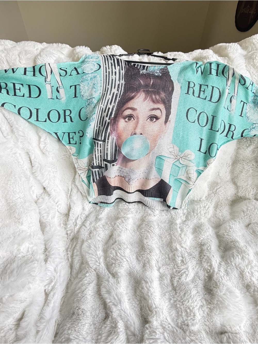 OS Pomelo Aqua Retro Portrait Bubblegum Graphic Cropped Sweatshirt made in Italy